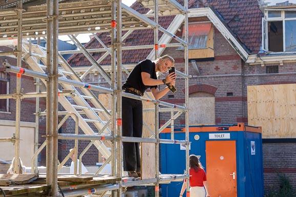 Fotograferen op een bouwsteiger